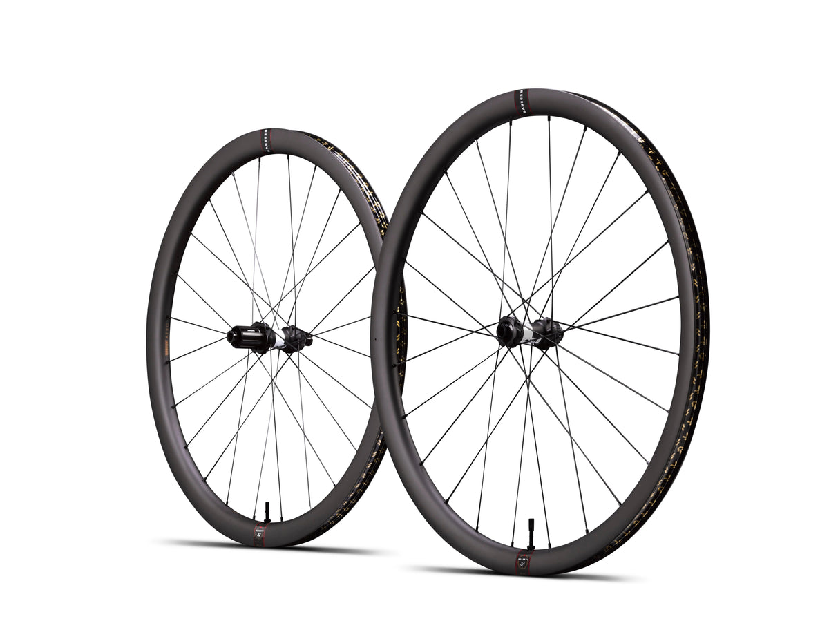 Juego Ruedas Carretera Reserve 34/37 Turbulent Aero Carbono DT Swiss 180 HG-EV Center Lock Negro